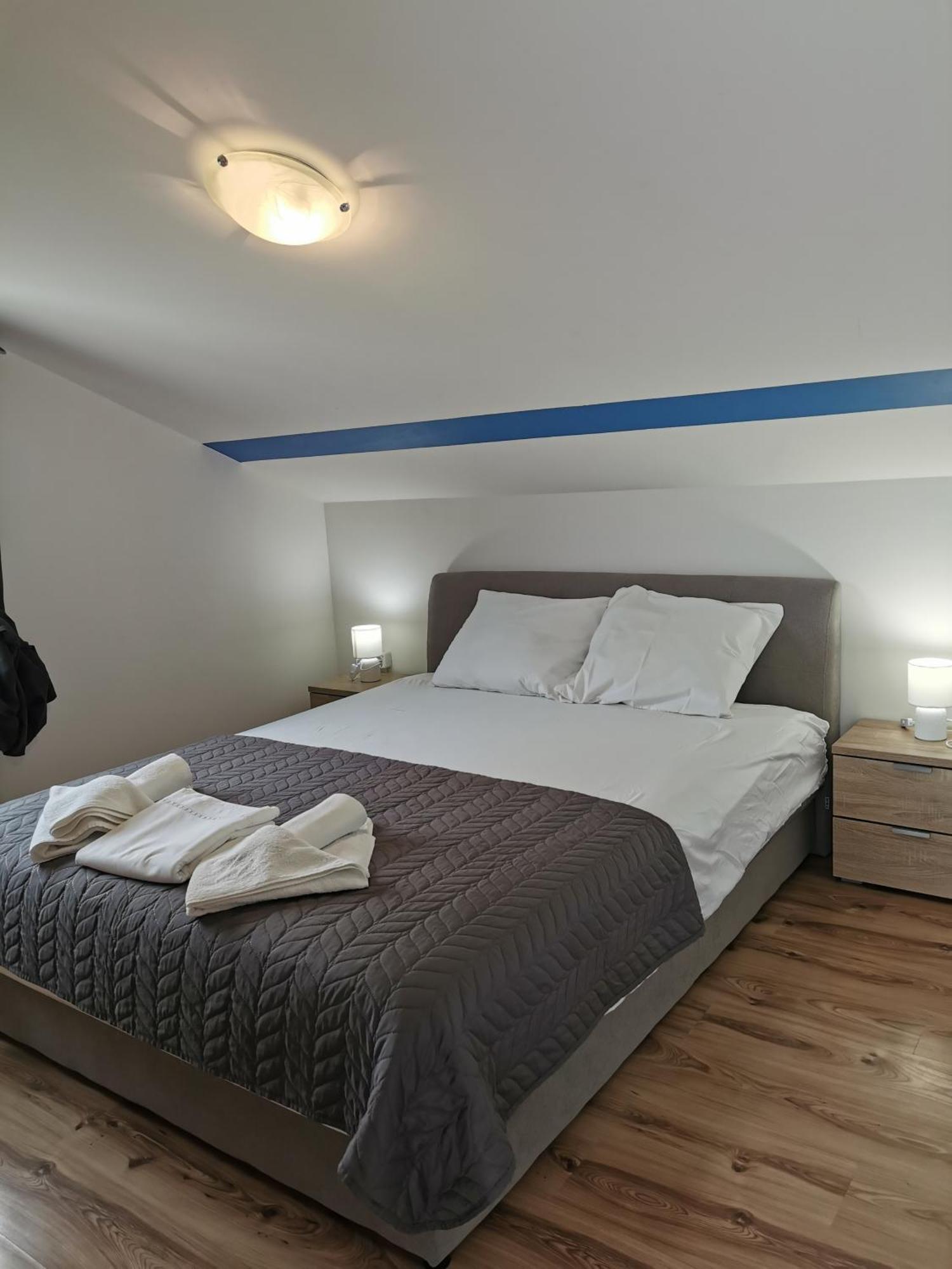Apartments Riva Povljana Kültér fotó