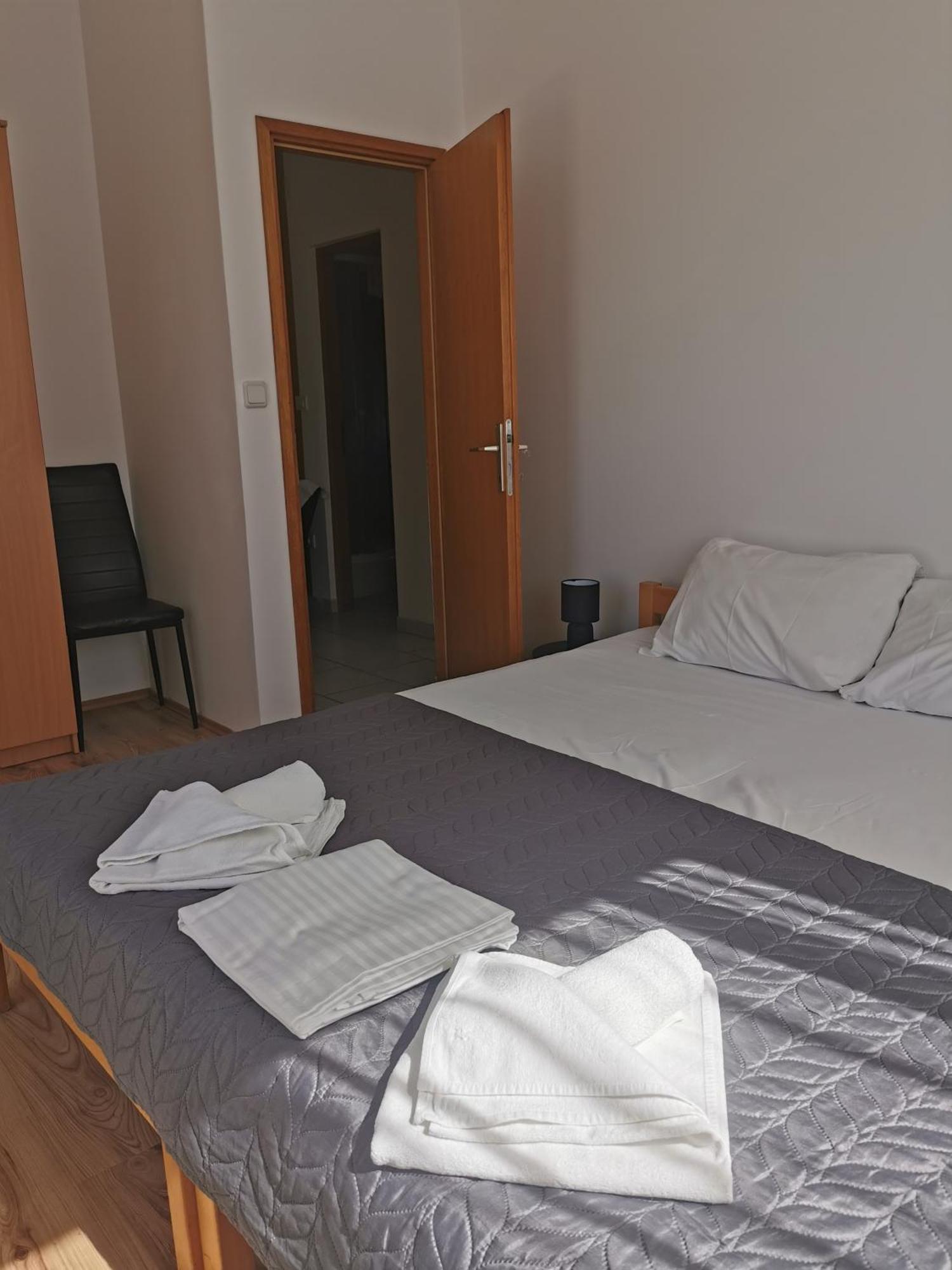 Apartments Riva Povljana Kültér fotó