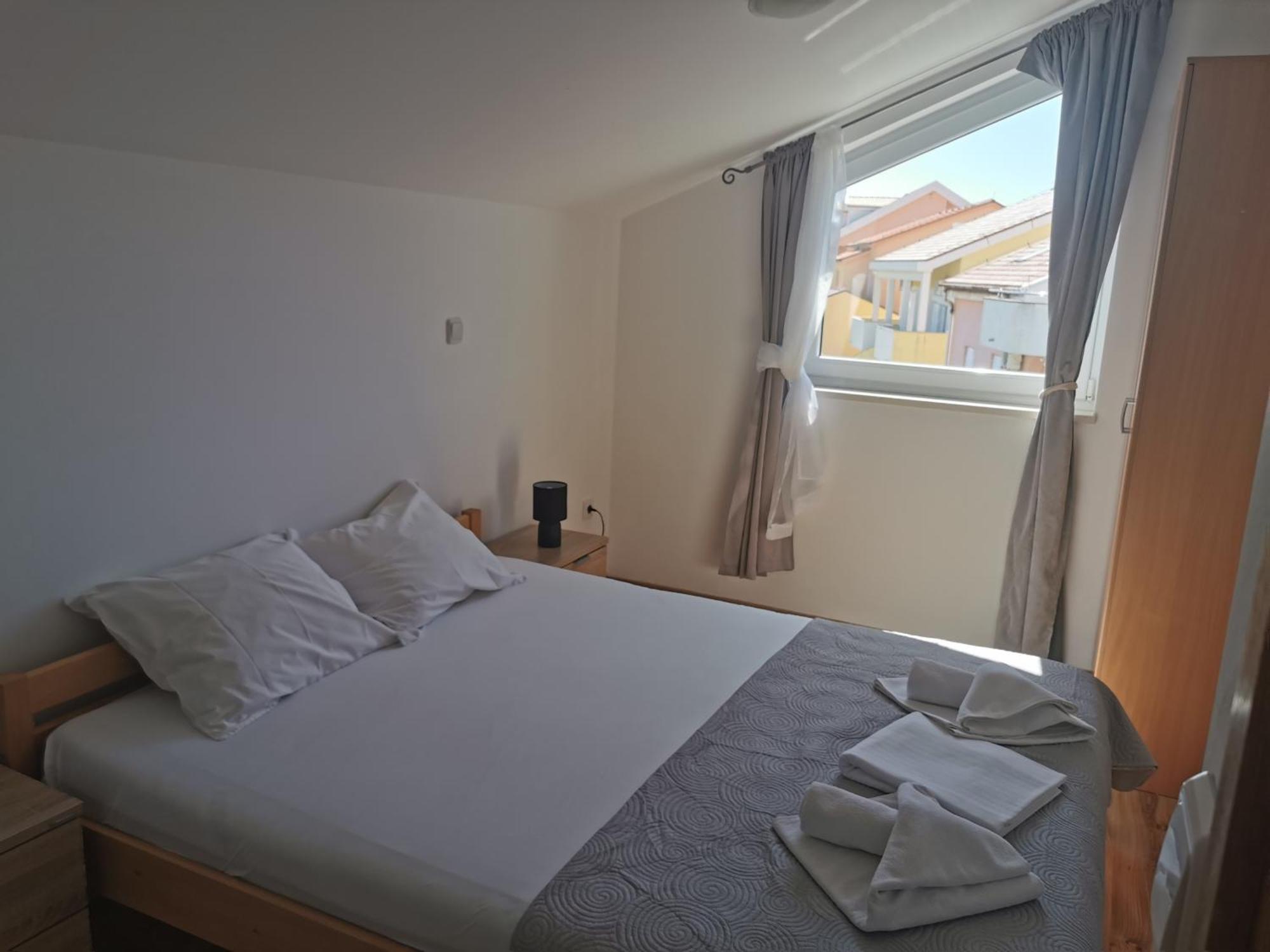 Apartments Riva Povljana Kültér fotó