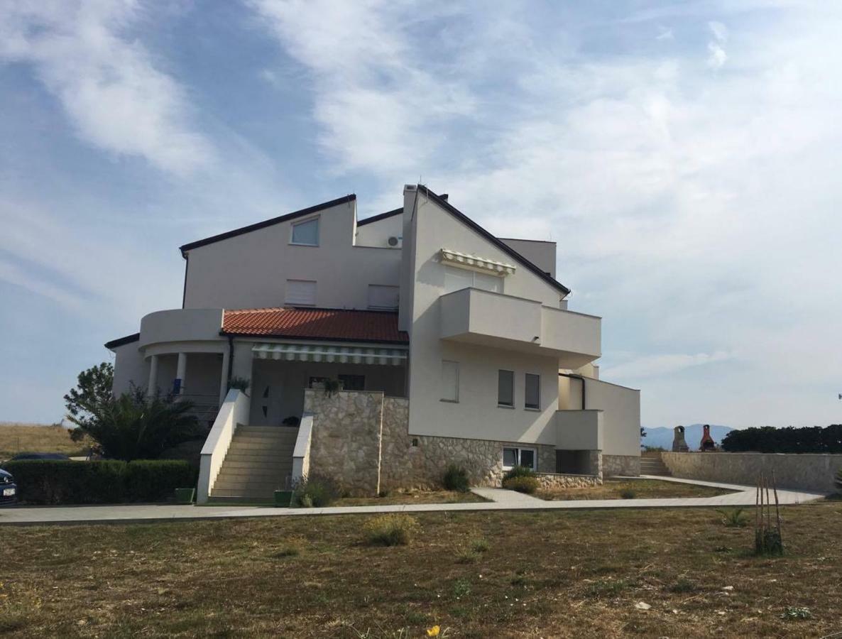 Apartments Riva Povljana Kültér fotó
